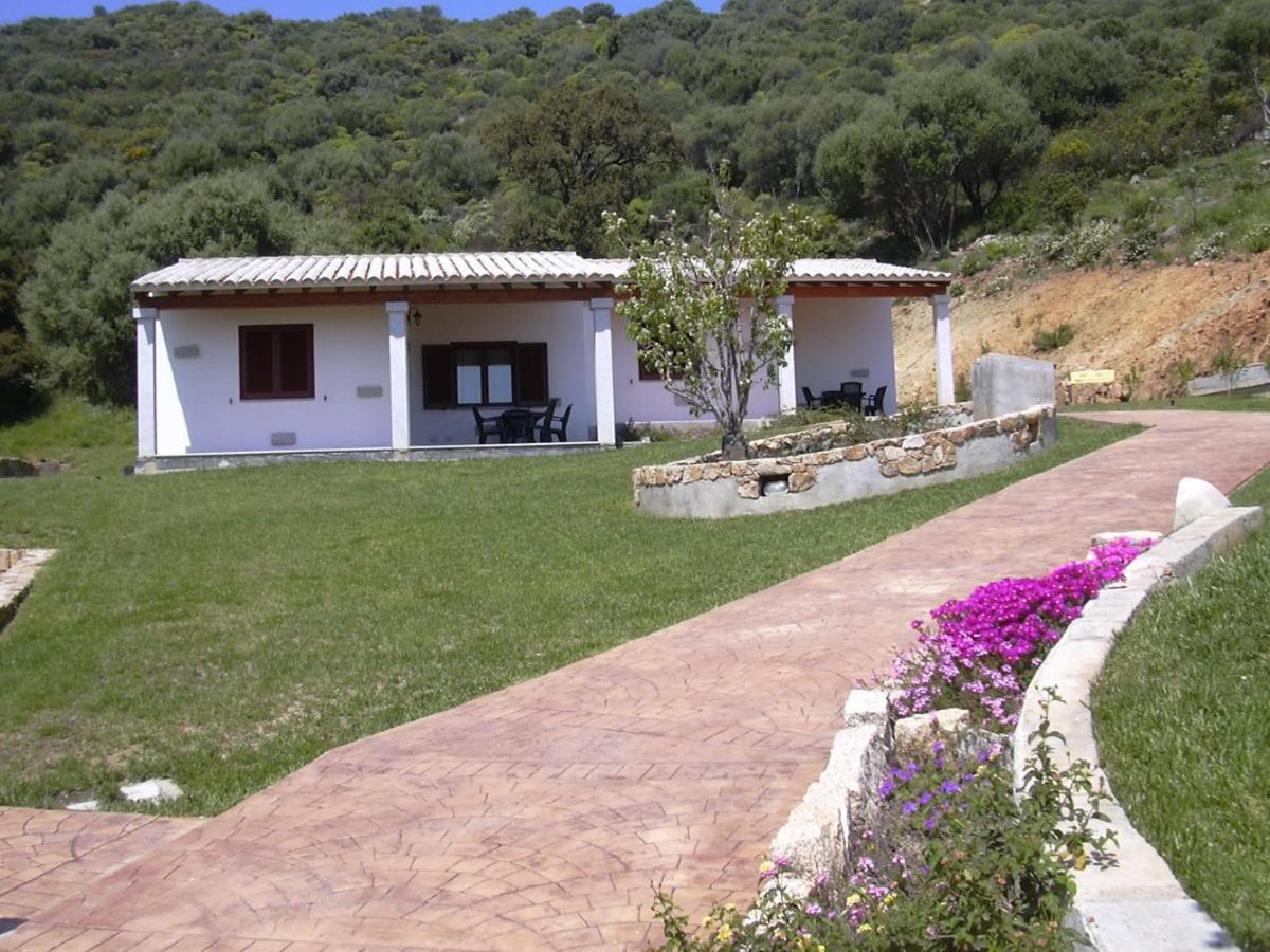 Hotel Lu Baroni Budoni Esterno foto