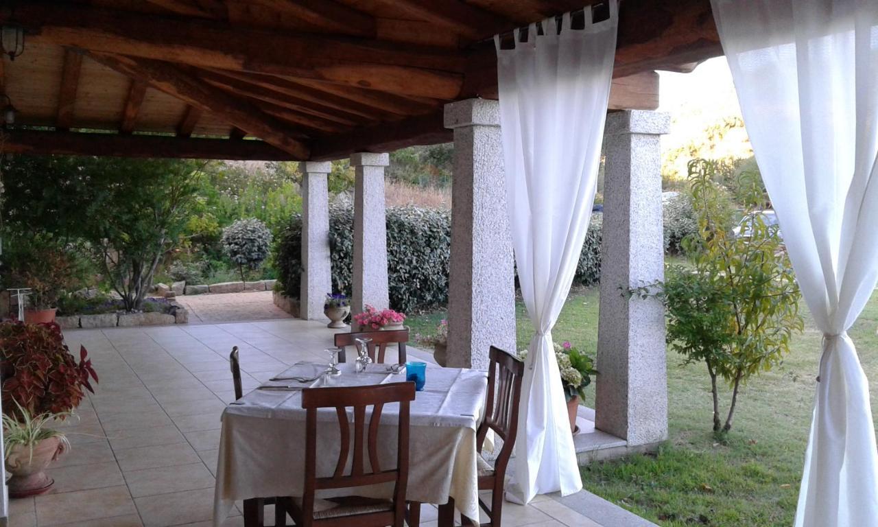 Hotel Lu Baroni Budoni Esterno foto